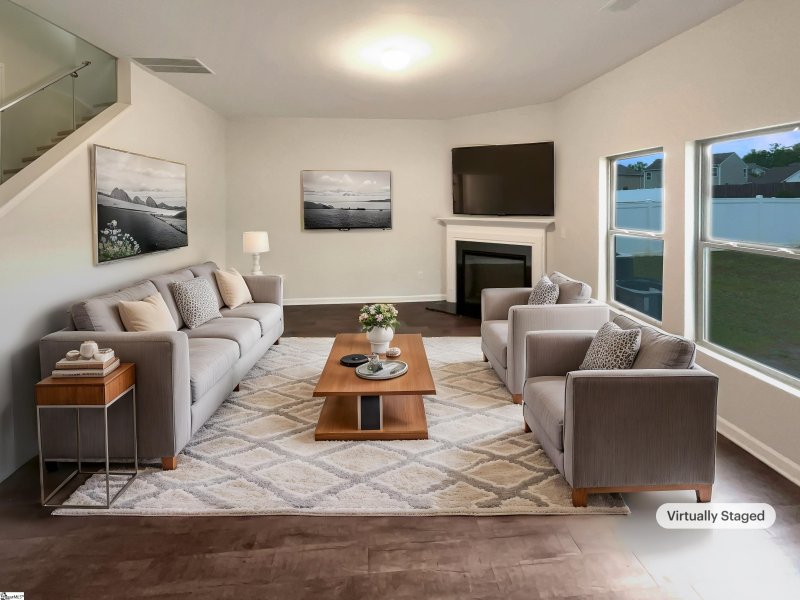 Property image 2 of 106 Elmhaven Drive in Howards Park, Simpsonville, SC 29681