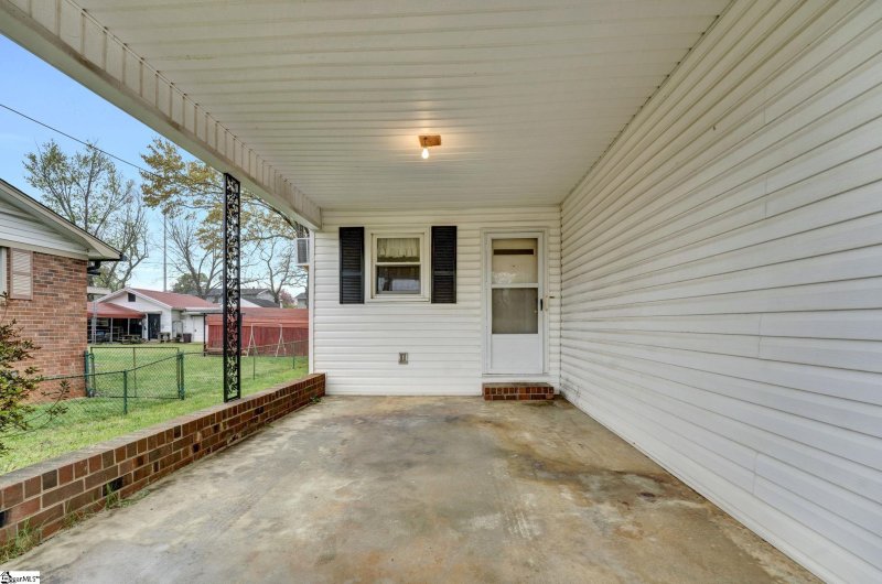 Property image 3 at 13 Monaview Street, Greenville, SC 29617