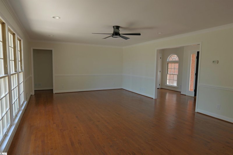 Property image 5 of 106 Carolina Club Drive in Carolina Country Club, Spartanburg, SC 29306