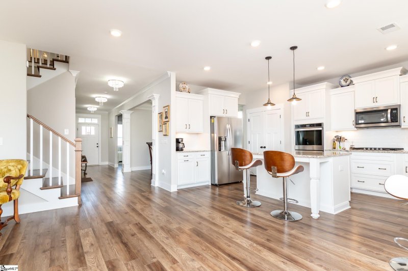 Property image 4 of 420 Merkel Drive in Creekside Manor, Greer, SC 29651