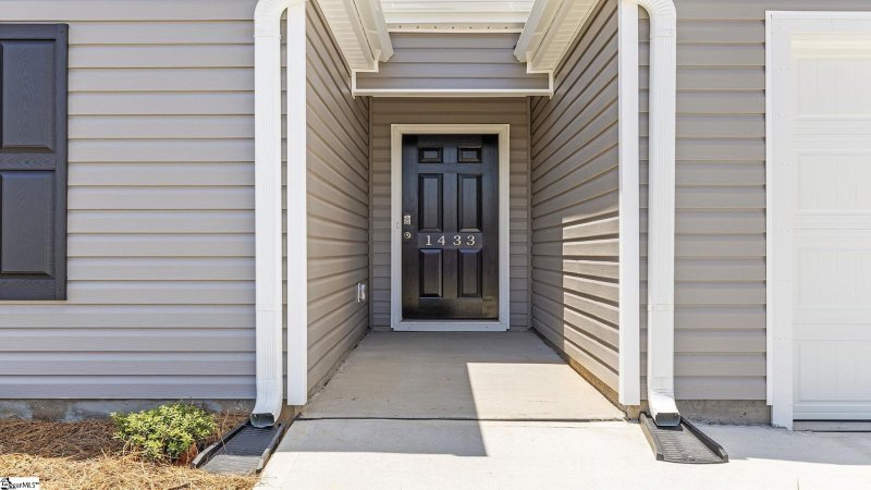 Property image 3 of 1433 Slades Street in Lakestone, Woodruff, SC 29388
