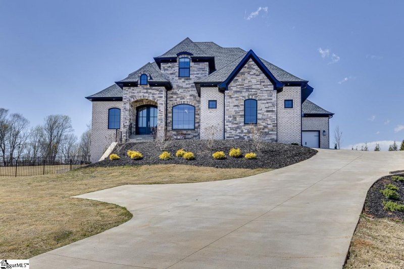 Woodfin Ridge, Inman Community