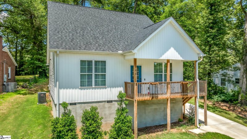 106 Crosby Circle