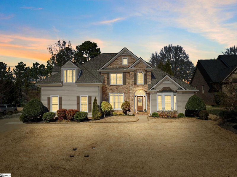 Property image 2 at 10 Oaklynn Court, Simpsonville, SC 29680