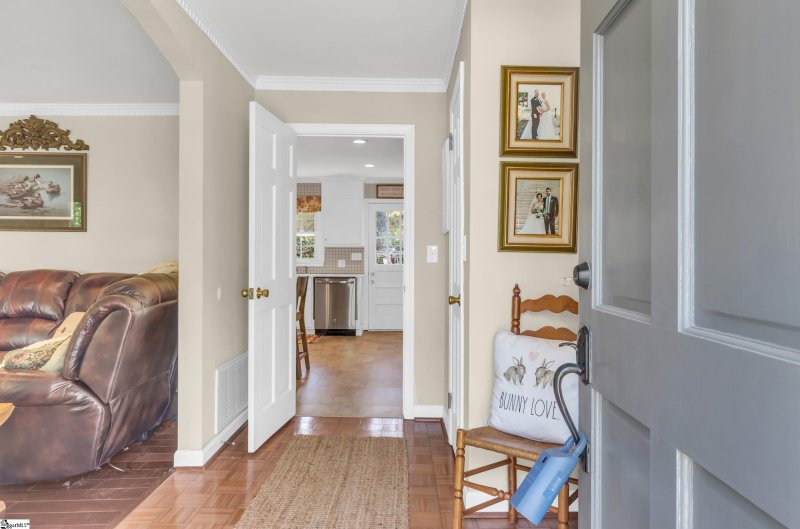 Property image 3 at 10 Seabury Drive, Greenville, SC 29615