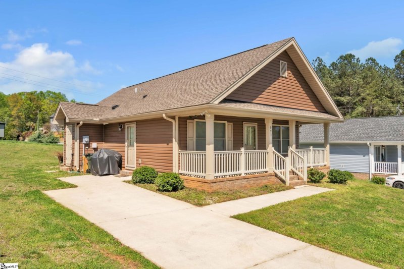 Property image 2 at 693 Ruddy Creek Circle, Greer, SC 29651