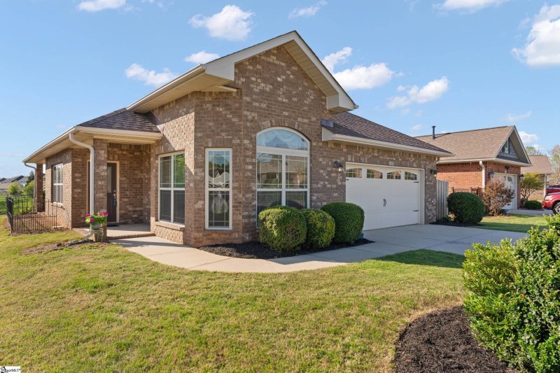 Property image 2 at 110 Airdale Lane, Simpsonville, SC 29680