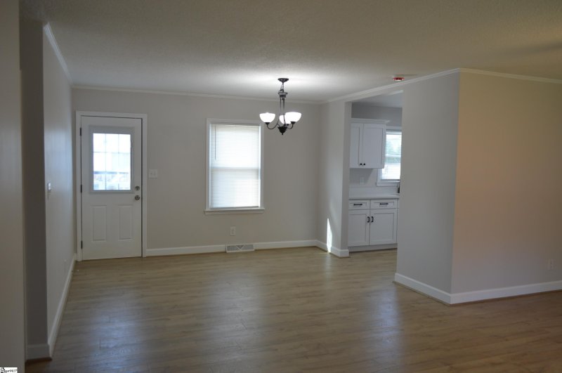 Property image 3 at 301 E Celestial Drive, Greer, SC 29651