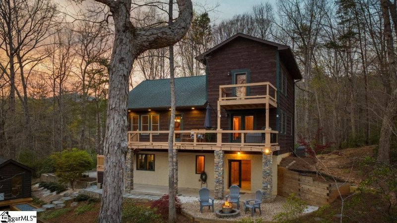 Property image 2 of 502 Caledonia Loop in Lake Lanier, Landrum, SC 29356