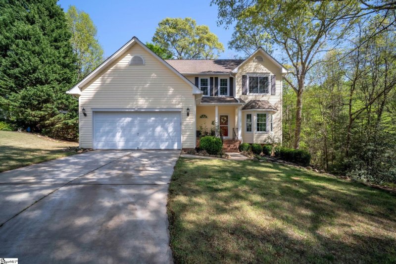 6 Seagrass Court