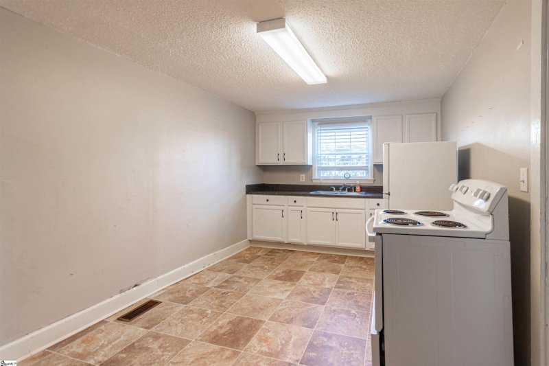 Property image 5 at 19 5th Street, Greer, SC 29651