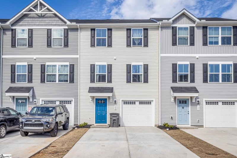 Property image 2 of 102 Verdant Leaf Way in August Brook, Greenville, SC 29617