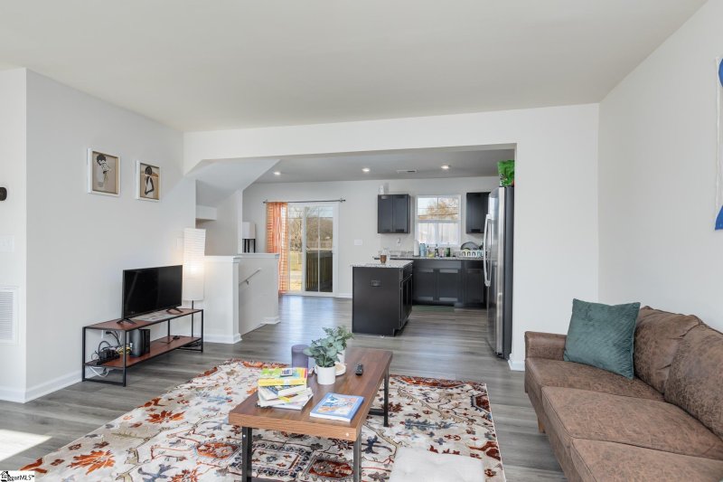 Property image 5 of 102 Verdant Leaf Way in August Brook, Greenville, SC 29617