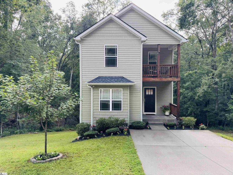 Country Glen, Pelzer Community