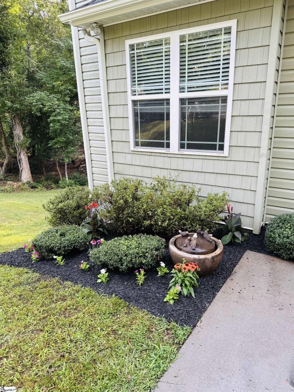 Property image 2 of 214 Country Gln in Country Glen, Pelzer, SC 29669