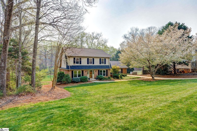 Property image 2 at 210 Gilderbrook Road, Greenville, SC 29615