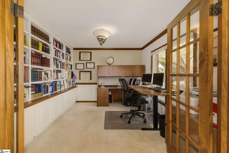 Property image 4 at 210 Gilderbrook Road, Greenville, SC 29615