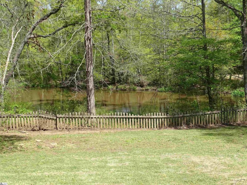 Property image 3 at 101 N Celestial Drive, Greer, SC 29651