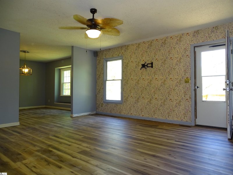 Property image 4 at 101 N Celestial Drive, Greer, SC 29651