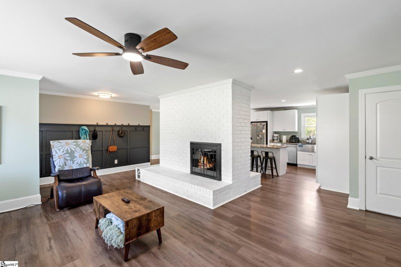 Property image 4 at 214 Azalea Court, Greenville, SC 29615