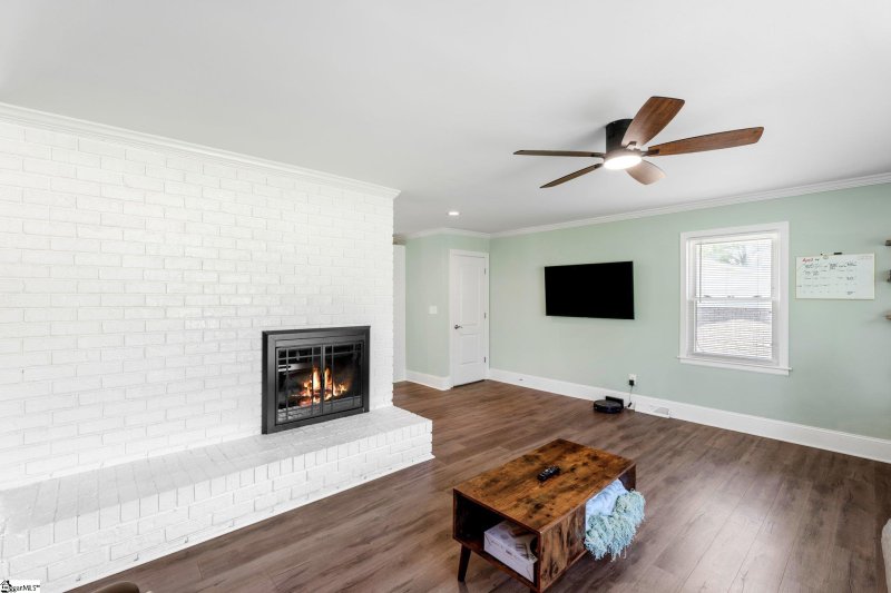 Property image 5 at 214 Azalea Court, Greenville, SC 29615