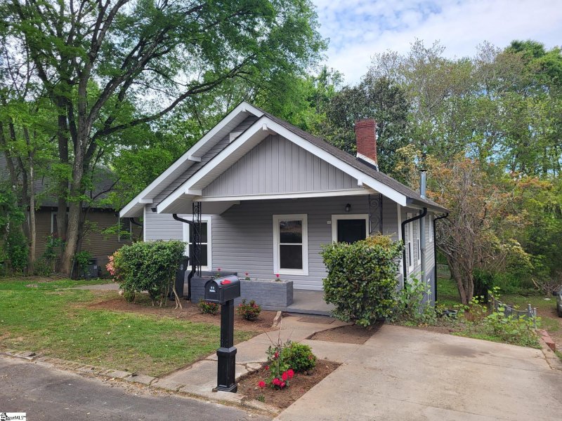Property image 2 at 512 Spring Street, Greenville, SC 29611