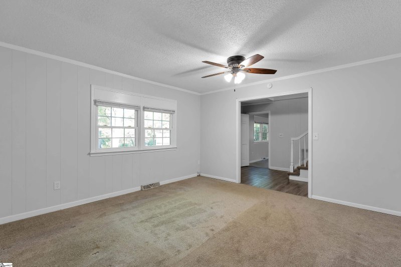 Property image 4 of 24 Dahlglen Avenue in Henderson Forest, Greenville, SC 29607