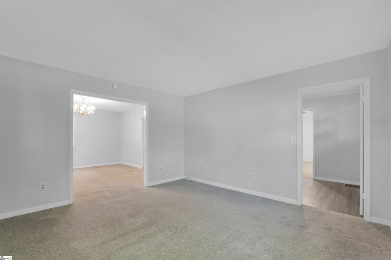 Property image 5 of 24 Dahlglen Avenue in Henderson Forest, Greenville, SC 29607