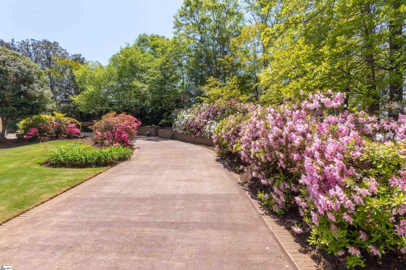 Property image 3 at 21 Belfrey Drive, Greer, SC 29650