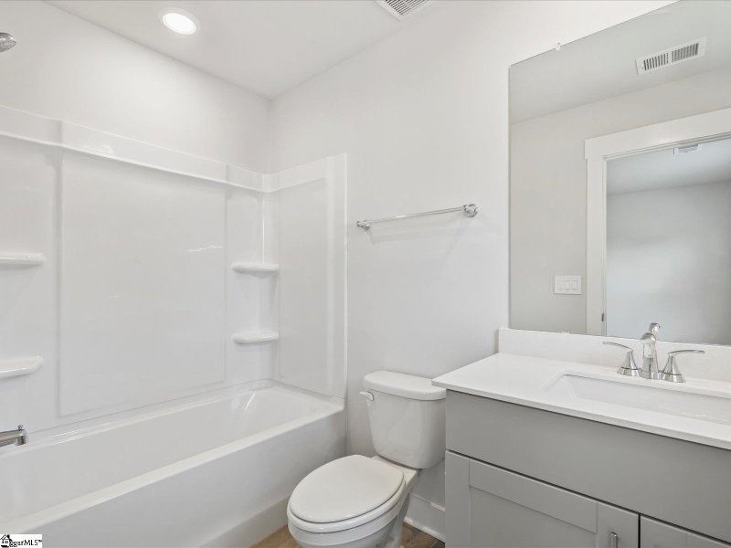 Property image 4 of 807 Burghley Circle in Chestnut Grove, Greer, SC 29651