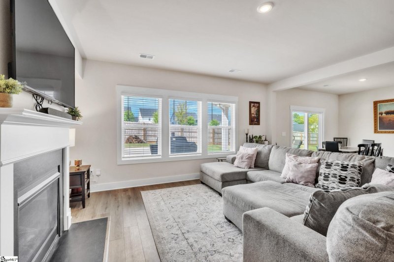 Property image 3 at 101 Roderick Lane, Greenville, SC 29605