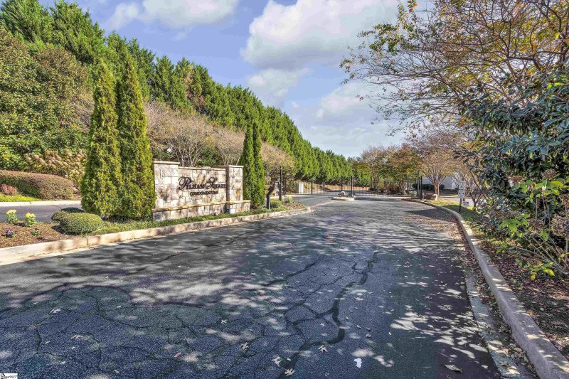 Property image 2 at 805 Pelham Square Way, Greer, SC 29650