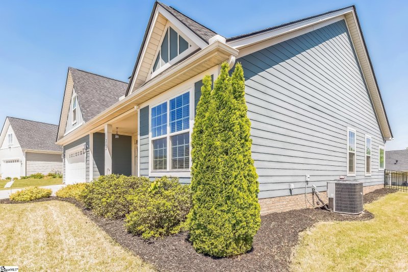 Property image 4 of 212 Rockpine Drive in Martins Trail, Anderson, SC 29621