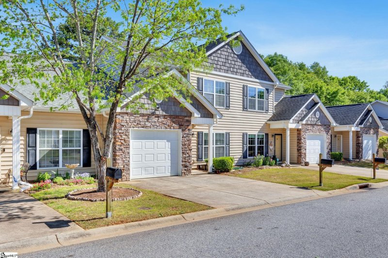 Property image 2 at 154 Trailside Lane, Greenville, SC 29607