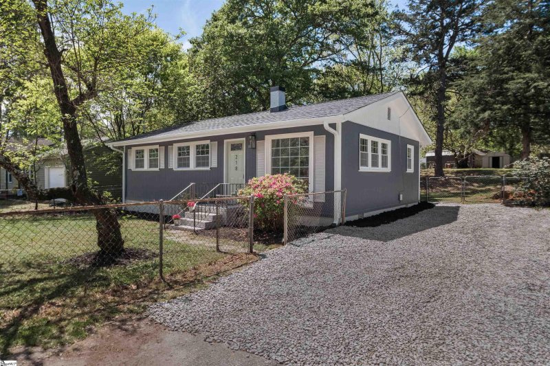 Property image 2 at 218 Mark Street, Easley, SC 29640