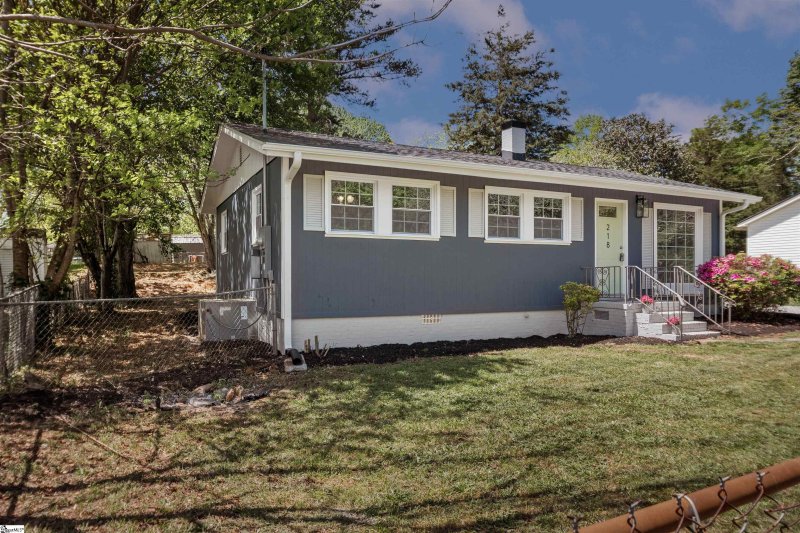 Property image 3 at 218 Mark Street, Easley, SC 29640