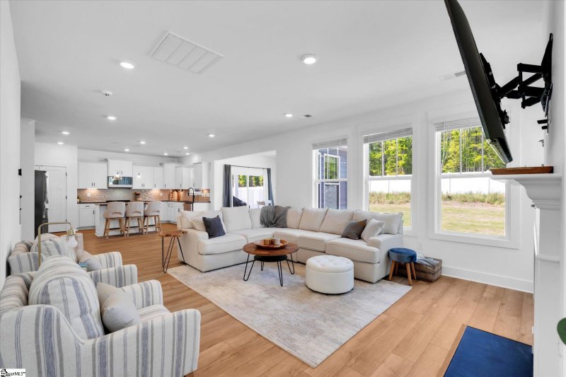 Property image 4 at 102 Moorish Circle, Simpsonville, SC 29681