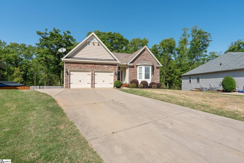 Property image 2 at 180 Pendock Lane, Piedmont, SC 29673