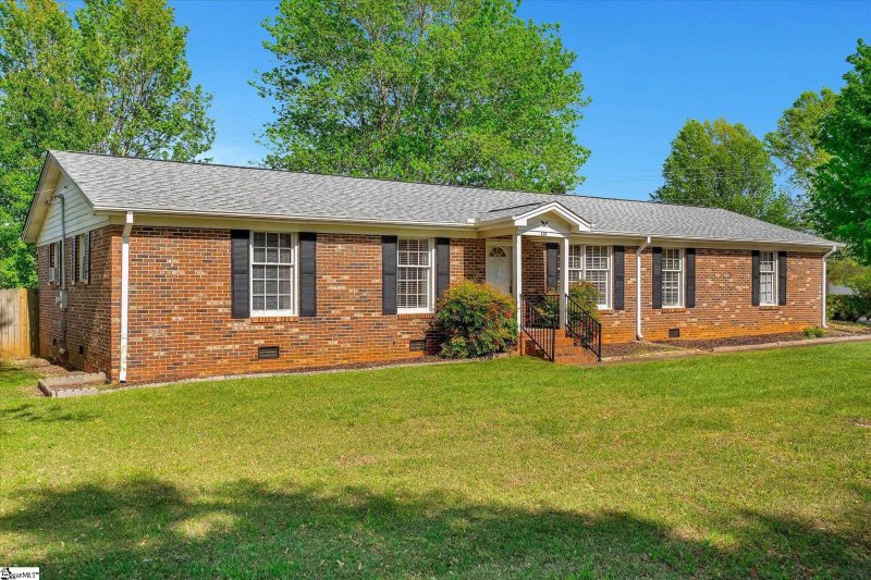 Property image 2 at 101 Patrick Avenue, Easley, SC 29642