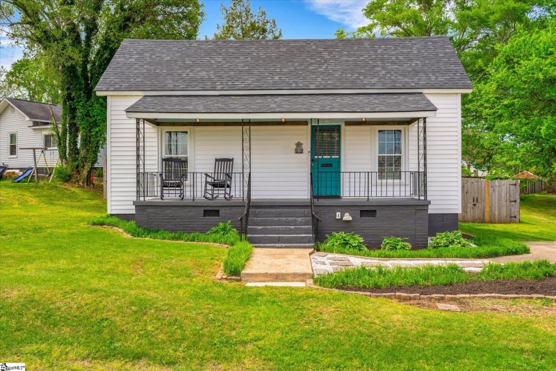 Property image 2 at 202 W Beattie Street, Liberty, SC 29657