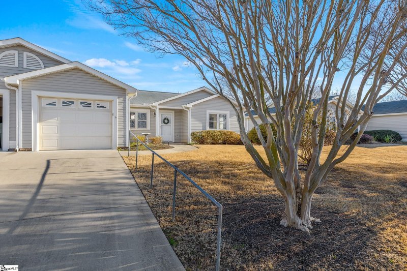 Property image 3 at 6 Hillview Drive, Greenville, SC 29615