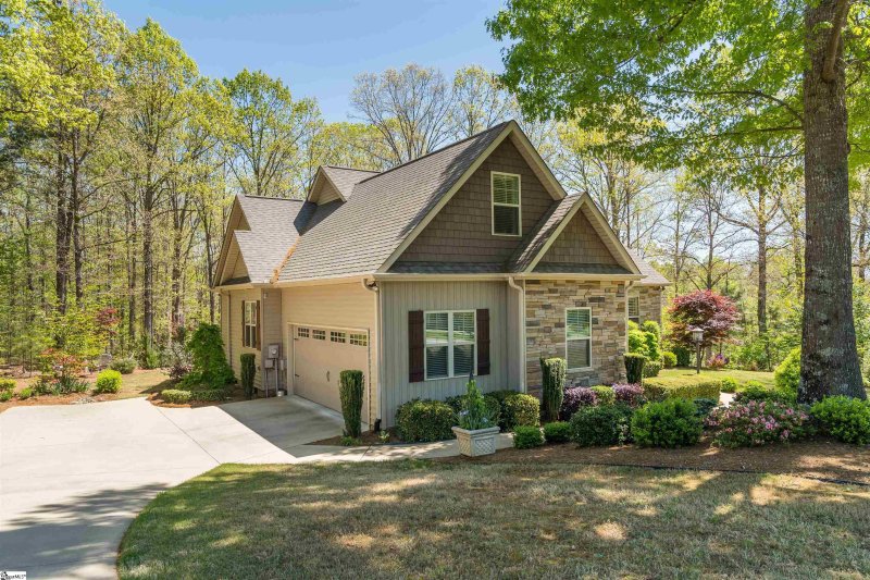 Property image 4 at 322 Roy Hall Way, Campobello, SC 29323