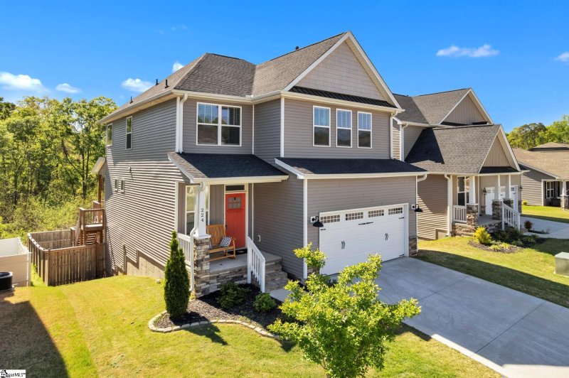Property image 2 at 224 Everard Lane, Greer, SC 29650