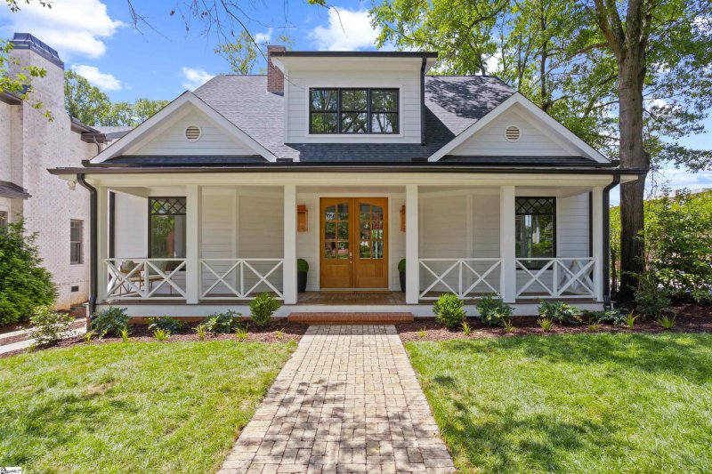 Property image 2 at 215 W Earle Street, Greenville, SC 29609