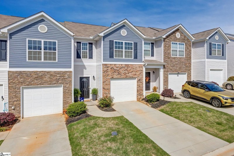 Property image 2 at 42 Moorlyn Lane, Greer, SC 29650