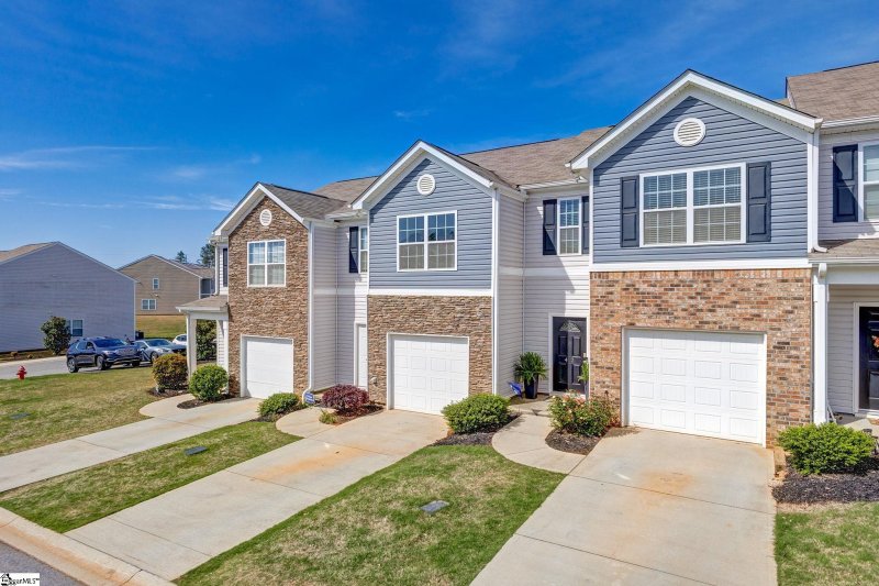 Property image 3 at 42 Moorlyn Lane, Greer, SC 29650