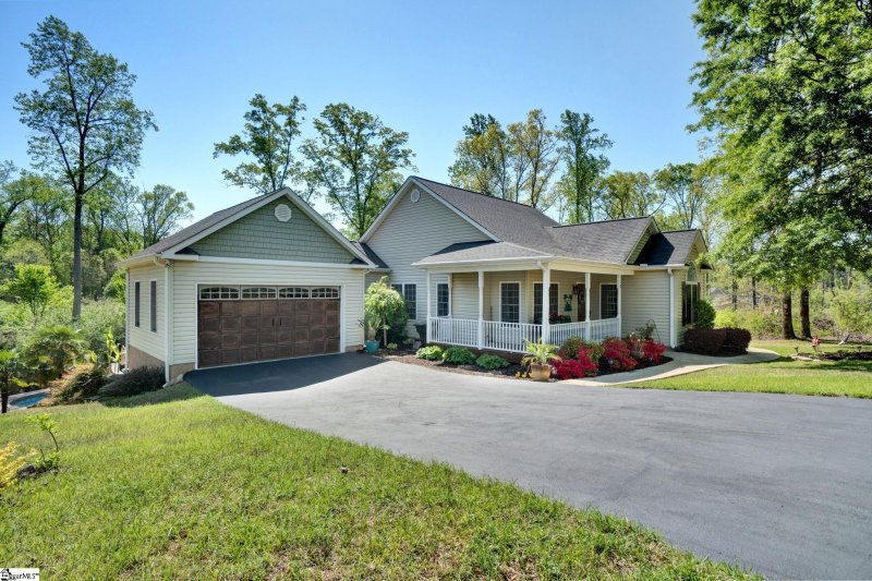 Property image 2 at 110 Brookside Circle, Honea Path, SC 29654-2158