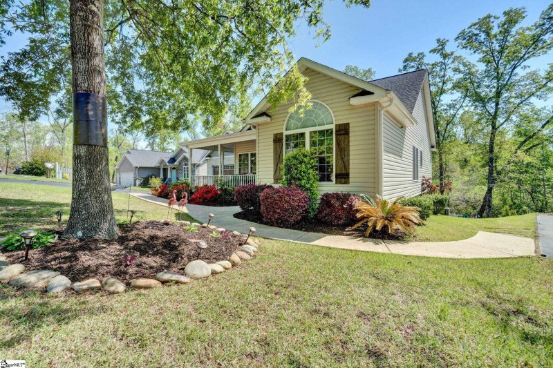 Property image 3 at 110 Brookside Circle, Honea Path, SC 29654-2158