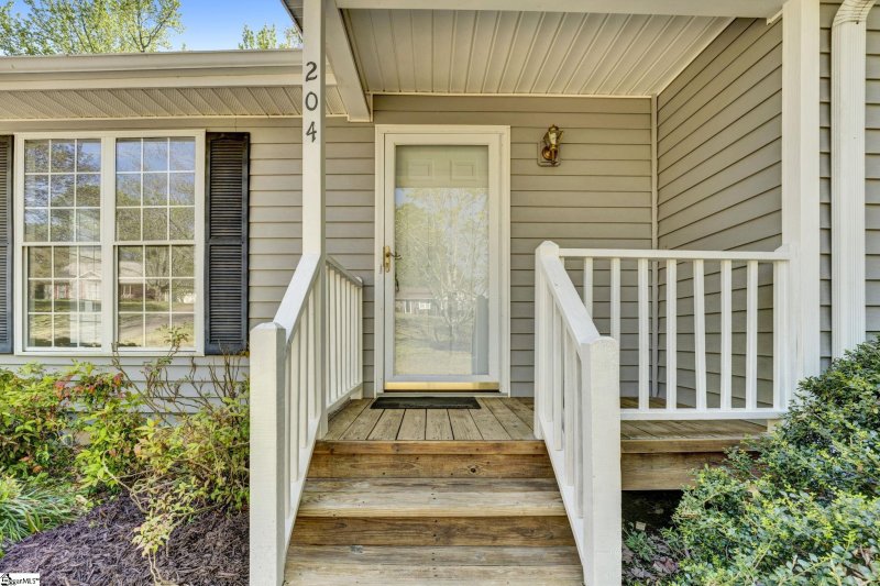 Property image 2 at 204 Eastwood Drive, Taylors, SC 29687