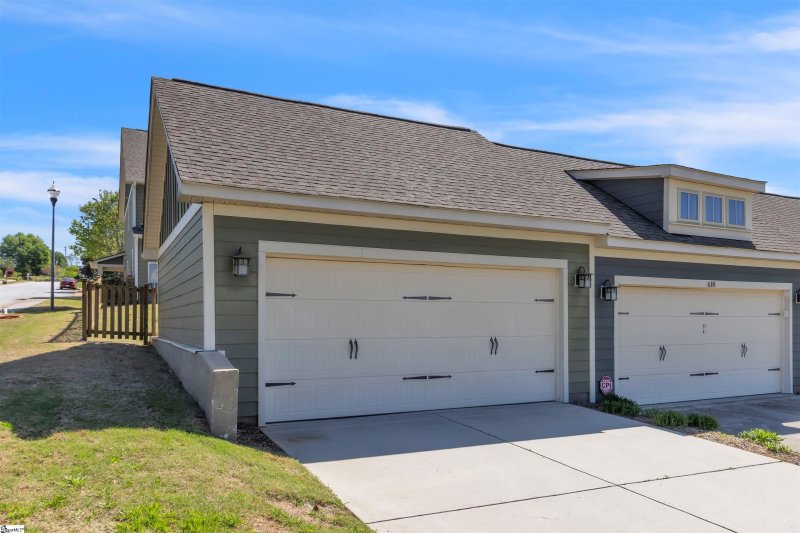 Property image 2 at 620 Springbank Aly Alley, Greer, SC 29651